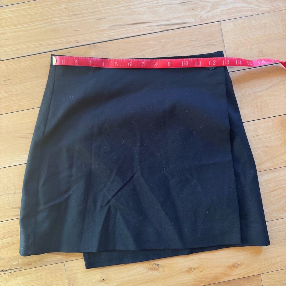 Aritzia Babaton Black Mini Wrap Skirt (Size 2) - Picture 2 of 4